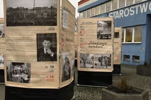 Wystawa „586 dni stanu wojennego” przed Starostwem Powiatowym w Bełchatowie