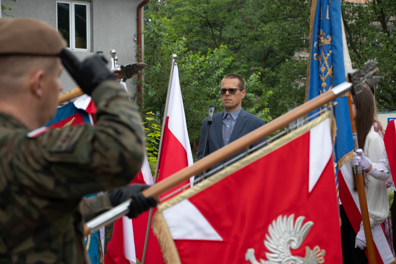 Uroczystość odsłonięcia tablicy upamiętniającej obywateli polskich poddawanych przez niemieckich okupantów przymusowym pseudobadaniom rasowym w latach 1940-1945, Łódź 16_06_2025-3, Fot. Jacek Trajdos