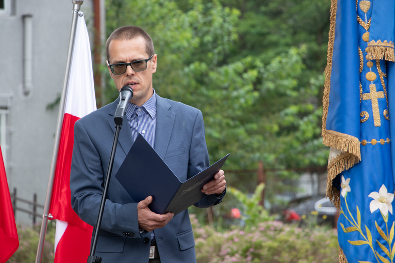 Uroczystość odsłonięcia tablicy upamiętniającej obywateli polskich poddawanych przez niemieckich okupantów przymusowym pseudobadaniom rasowym w latach 1940-1945, Łódź 16_06_2025-4, Fot. Jacek Trajdos
