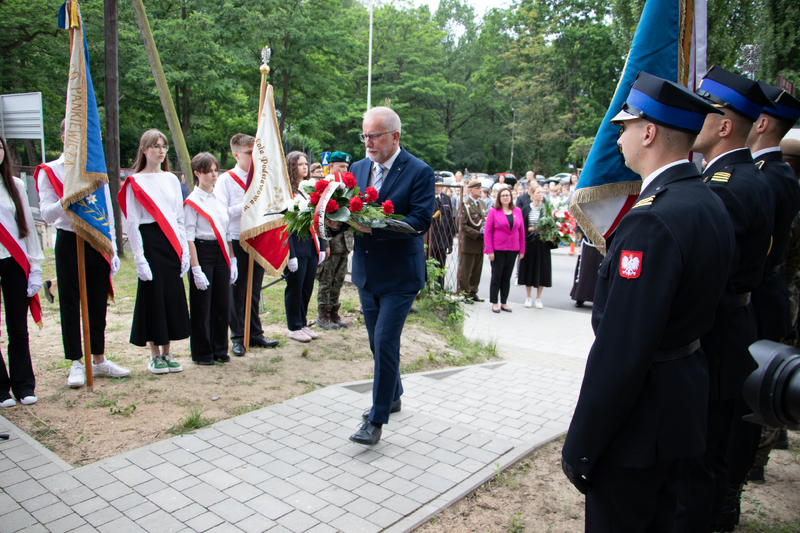 Uroczystość odsłonięcia tablicy upamiętniającej obywateli polskich poddawanych przez niemieckich okupantów przymusowym pseudobadaniom rasowym w latach 1940-1945, Łódź 16_06_2025-12, Fot. Jacek Trajdos