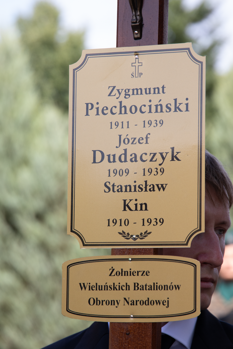 Uroczystości pogrzebowe żołnierzy ekshumowanych przez Instytut Pamięci Narodowej - Stary Ochędzyn, 2 września 2025 r.