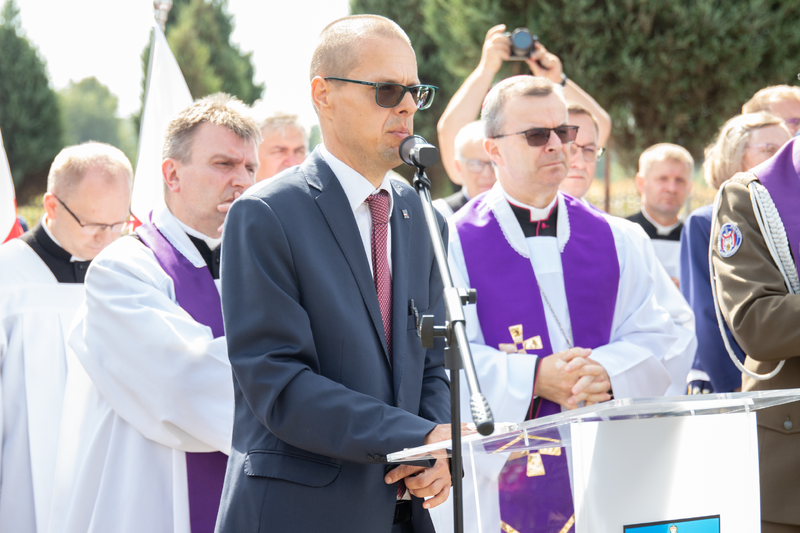 Uroczystości pogrzebowe żołnierzy ekshumowanych przez Instytut Pamięci Narodowej - Stary Ochędzyn, 2 września 2025 r.