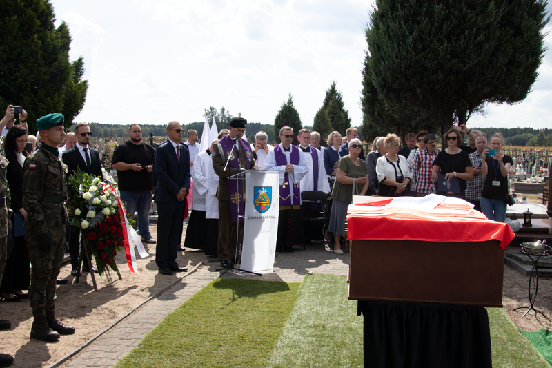 Uroczystości pogrzebowe żołnierzy ekshumowanych przez Instytut Pamięci Narodowej - Stary Ochędzyn, 2 września 2025 r.