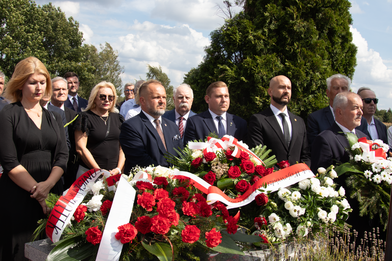Uroczystości pogrzebowe żołnierzy ekshumowanych przez Instytut Pamięci Narodowej - Stary Ochędzyn, 2 września 2025 r.