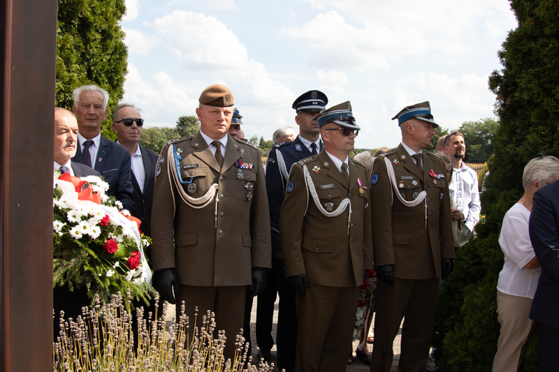 Uroczystości pogrzebowe żołnierzy ekshumowanych przez Instytut Pamięci Narodowej - Stary Ochędzyn, 2 września 2025 r.