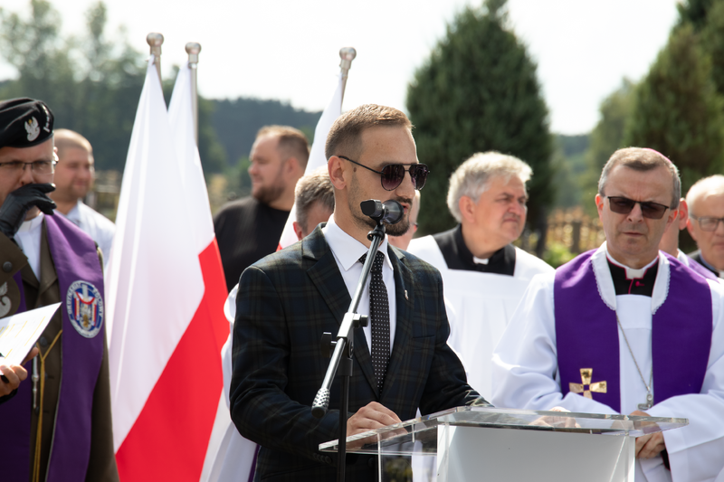 Uroczystości pogrzebowe żołnierzy ekshumowanych przez Instytut Pamięci Narodowej - Stary Ochędzyn, 2 września 2025 r.