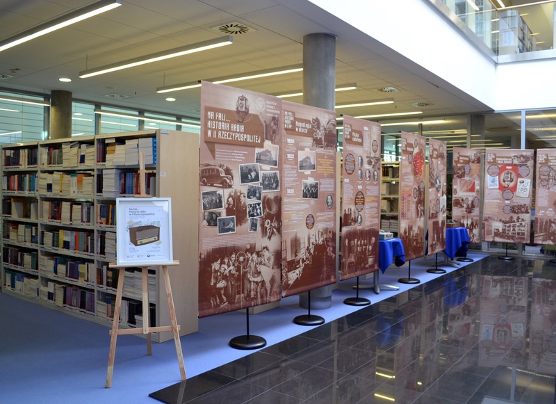 Wernisaż wystawy „Na fali… Historia radia w II Rzeczypospolitej” - Poznań, 2 kwietnia 2026 r., foto. Biblioteka Politechniki Poznańskiej