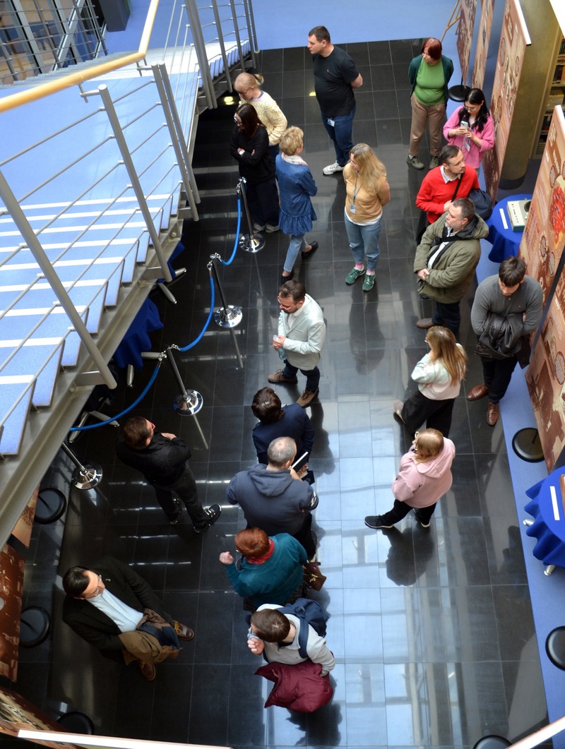 Wernisaż wystawy „Na fali… Historia radia w II Rzeczypospolitej” - Poznań, 2 kwietnia 2026 r., foto. Biblioteka Politechniki Poznańskiej