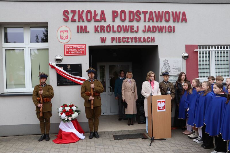 Odsłonięcie tablicy pamiątkowej poświęconej ppor. rez. Anzelmowi Sztajnertowi - Pieczyska, 13 kwietnia 2026 r., fot. Jacek Trajdos (IPN)