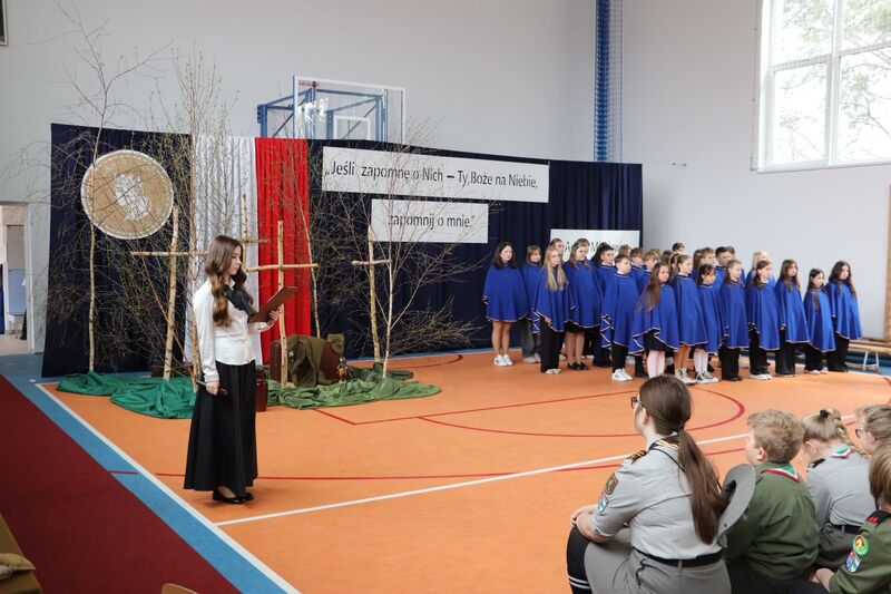 Odsłonięcie tablicy pamiątkowej poświęconej ppor. rez. Anzelmowi Sztajnertowi - Pieczyska, 13 kwietnia 2026 r., fot. Jacek Trajdos (IPN)