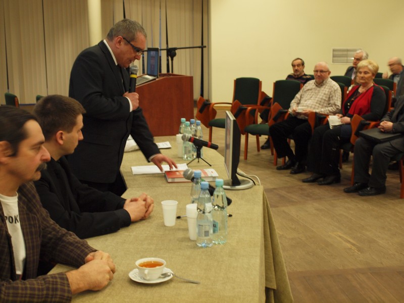 Zebranych powitał Marek Drużka, dyrektor Oddziału IPN w Łodzi