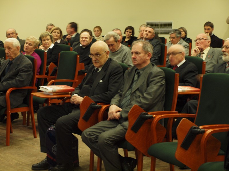 W pierwszym rzędzie od lewej: Marian Papis, dr Jerzy Kropiwnicki, Marek Kowalik