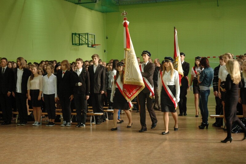 Uroczyste wprowadzenie sztandaru Liceum Ogólnokształcącego im. Bolesława Prusa w Skierniewicach