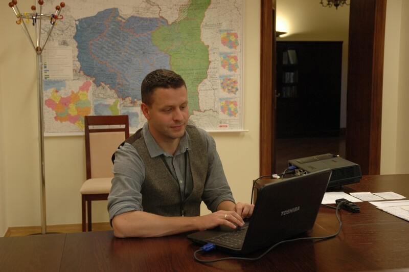 Artur Ossowski, pracownik Oddziałowego Biura Edukacji Publicznej IPN w Łodzi