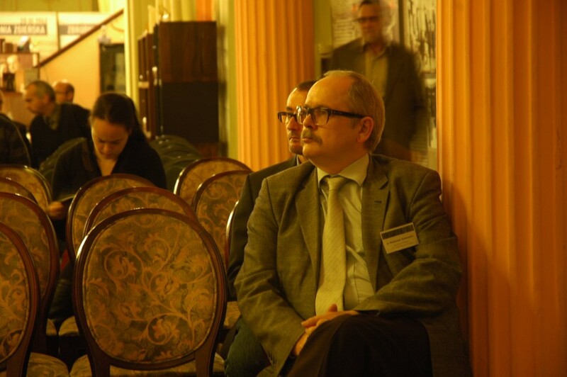 W pierwszym rzędzie dr Waldemar Grabowski (BEP IPN Warszawa), za nim Paweł Kowalski (OBEP IPN w Łodzi)