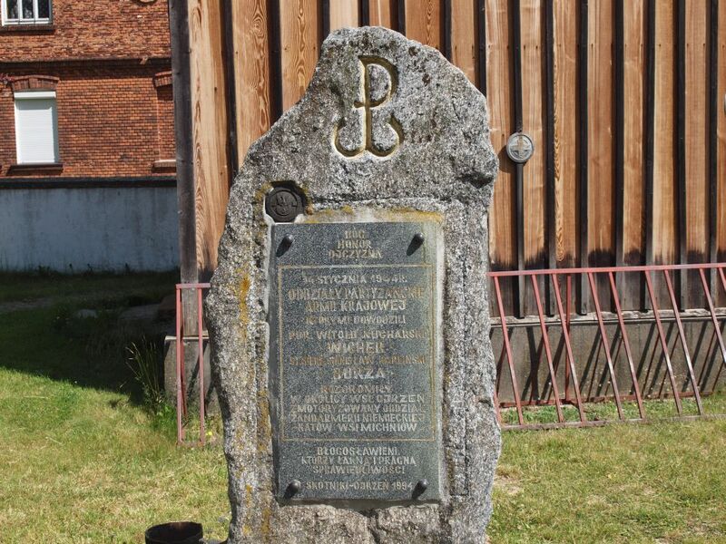 Pomnik Armii Krajowej w rezerwacie Diabla Góra