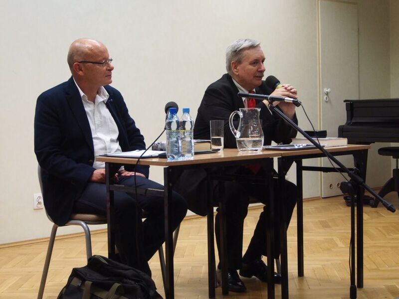 Od lewej: prof. dr hab. Rafał Stobiecki, Instytut Historii Uniwersytetu Łódzkiego, prof. Jerzy Eisler, dyrektor Oddziału IPN w Warszawie