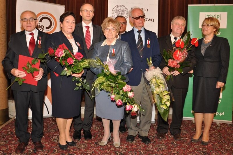 Pamiątkowe zdjęcie z laureatami nagrody