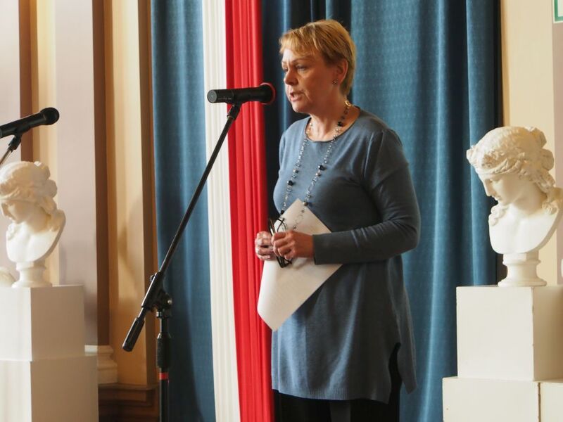 Maria Włodarczyk, dyrektor III LO w Łodzi powitała wszystkich zgromadzonych