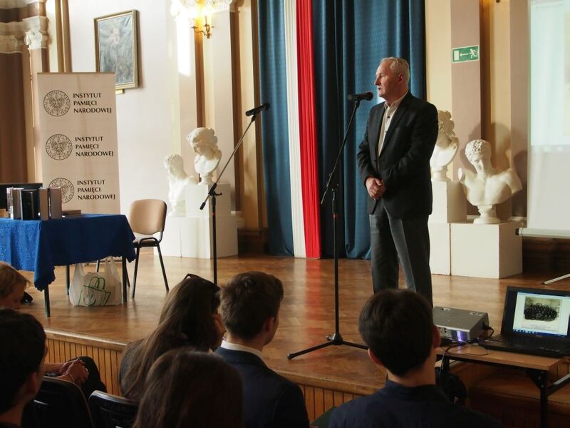 Dr hab. Janusz Wróbel z łódzkiego oddziału IPN wygłosił słowo wstępne