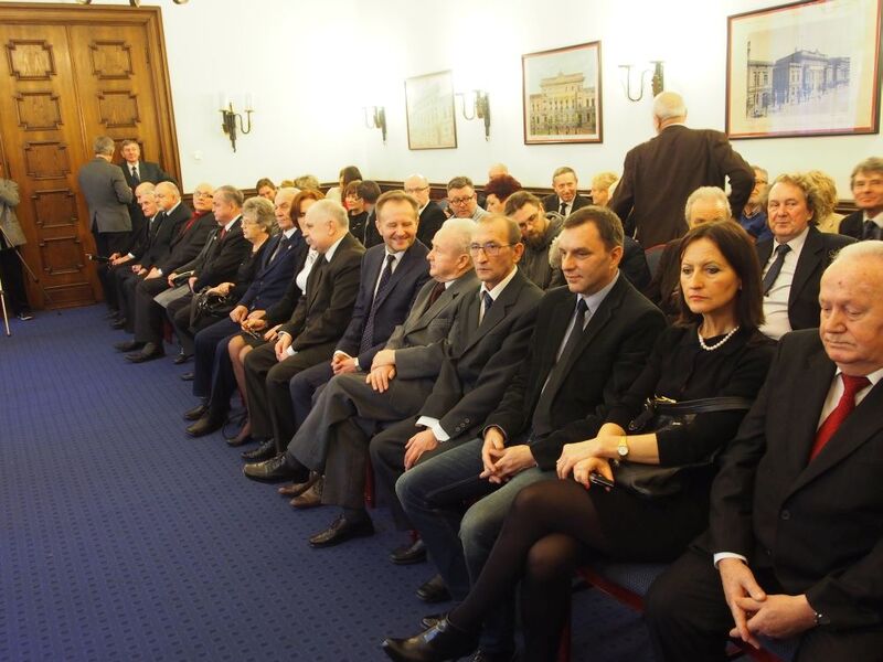 Goście w sali prezydialnej ŁUW w Łodzi
