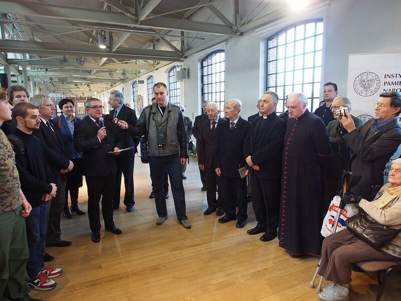 Uroczyste otwarcie wystawy przez Marka Drużkę, dyrektora łódzkiego oddziału IPN