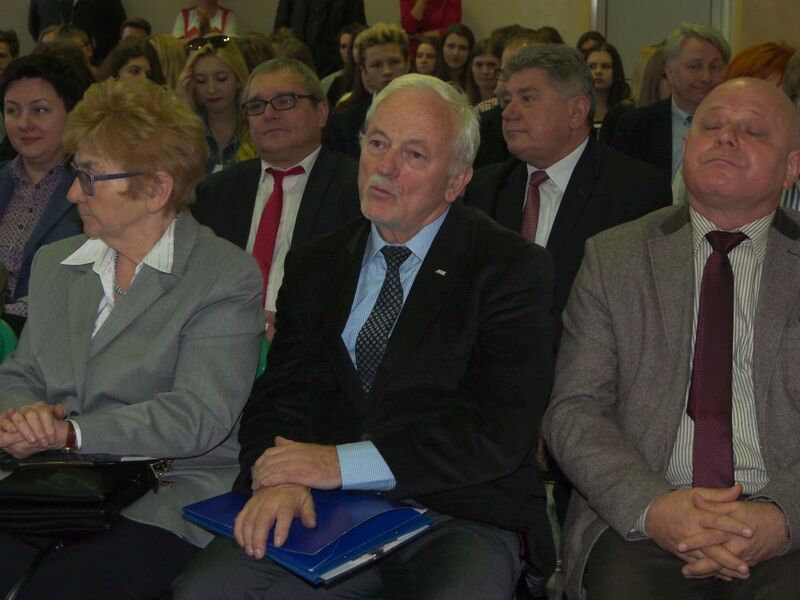 Od lewej w pierwszym rzędzie: prof. Maria Blomberg, dr Piotr Kurek; w drugim rzędzie dr Joanna Żelazko (OBEP IPN w Łodzi), Marek Drużka (dyrektor Oddziału IPN w Łodzi)