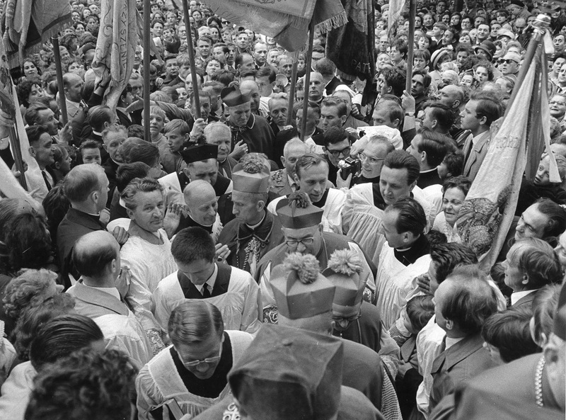 IPN Ld-16-2-2-17 Obchody milenium Tysiąclecia Chrztu Polski w diecezji łódzkiej. Uroczystości w dniu 10 czerwca 1967 r. katedrze w Łodzi.