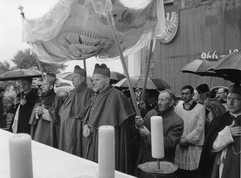 IPN Ld-16-2-2-11 Obchody milenium Tysiąclecia Chrztu Polski w diecezji łódzkiej. Uroczystości w dniu 11 czerwca 1967 r. w archikolegiacie w Tumie pod Łęczycą.