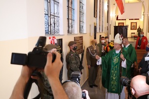 Uroczystość poświęcenia i odsłonięcia tablicy upamiętniającej Kapelanów Katyńskich związanych z Ziemią Łódzką