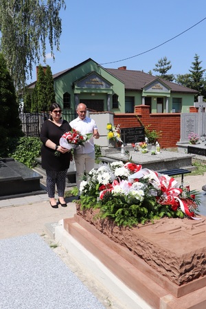 Zakończenie renowacji pomnika nagrobnego posterunkowego Mariana Antczaka 9.06.2021r. Łęczyca