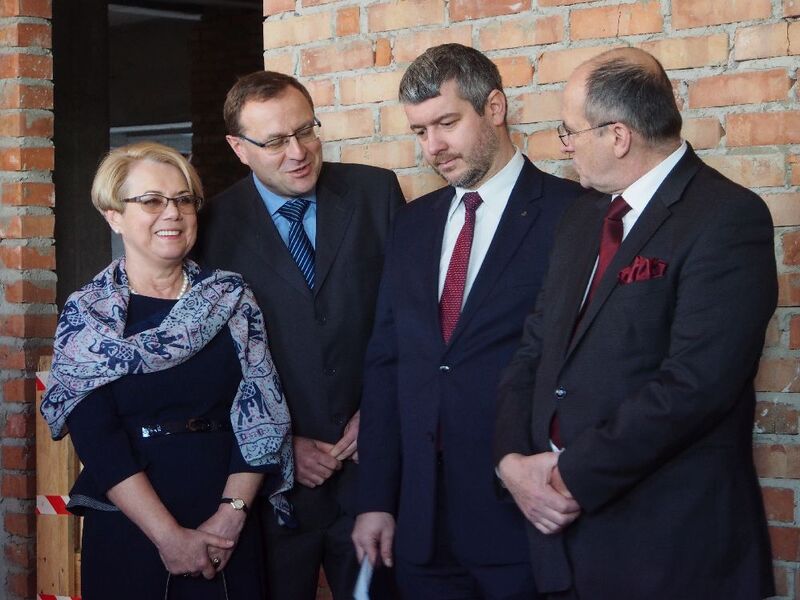 Od lewej: Jolanta Chełmińska (b. Wojewoda Łódzki), prof. Antoni Dudek (przewodniczący Rady IPN), dr Paweł Ukielski (z-ca prezesa IPN), prof. Zbigniew Rau (Wojewoda Łódzki)