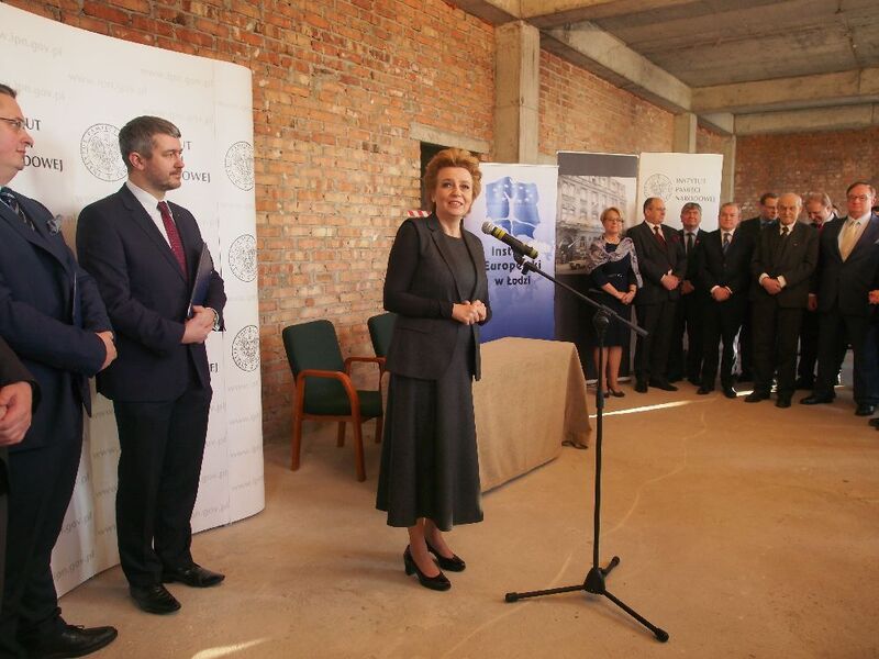 Przy mikrofonie Hanna Zdanowska, Prezydent Miasta Łodzi