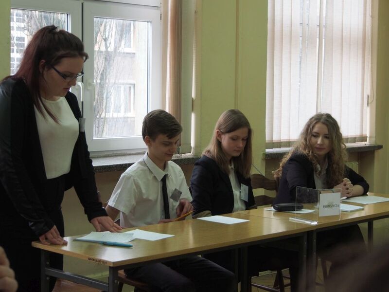 W zmaganiu o III miejsce drużyna XXXI LO z Łodzi