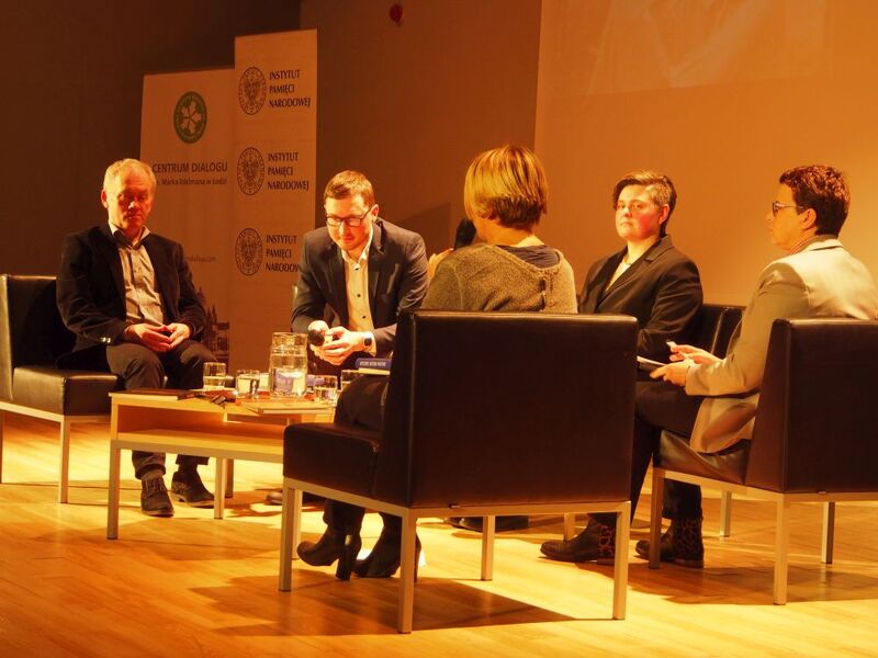 Od lewej: Piotr Zawilski (APŁ), dr Adam Sitarek (IPN Łódź, UŁ), Joanna Podolska (CD), Adriana Bryk (APS), Ewa Wiatr (UŁ)