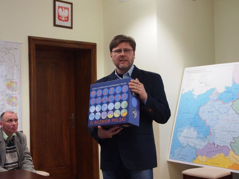 Grzegorz Nawrot, p.o. kierownika Referatu Edukacji Historycznej OBEP IPN w Łodzi, pomysłodawca puzzli edukacyjnych 