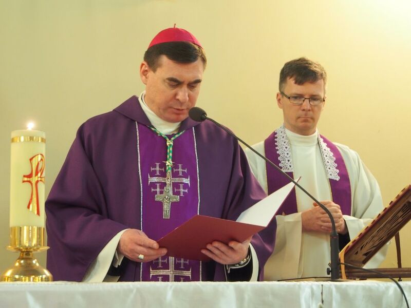 Prowadzący nabożeństwo żałobne ks dr Marek Marczak, Biskup Pomocniczy Archidiecezji Łódzkiej, odczytał list pożegnalny ks. prof. Marka Jędraszewskiego, Arcybiskupa Metropolity Łódzkiego 