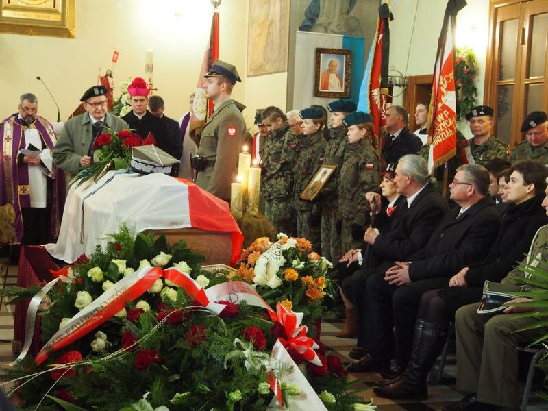 Słowa pożegnania kieruje do „Maja” mjr Zbysław Raczkiewicz, prezes ZO Łódź ŚZŻAK 