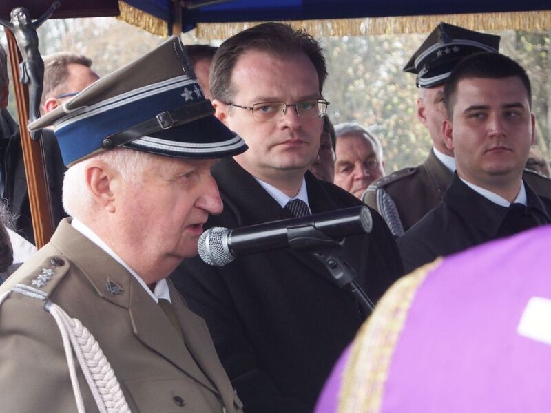 Wystąpienie płk. Zbigniewa Zielińskiego (AK, KWP), Jan Józef Kasprzyk (UdsKiOR), Bartłomiej Misiewicz (MON) 