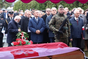 Uroczystości pogrzebowe 8 nieznanych żołnierzy Wielkopolskiej Samodzielnej Grupy Ochotniczej „WARTA” - Odolanów 12.10.2021 r.