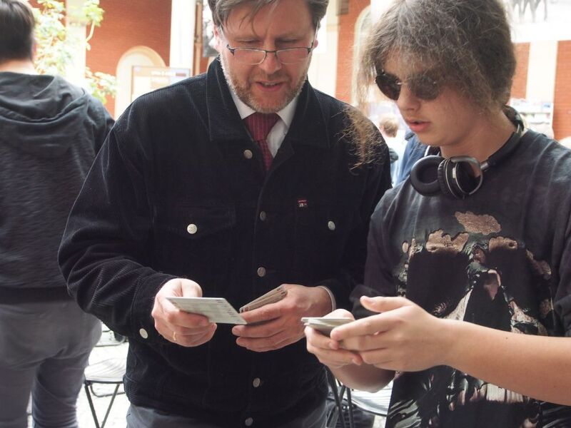 Drugi od prawej Grzegorz Nawrot, p.o. kierownika Referatu Edukacji Historycznej OBEP IPN w Łodzi 