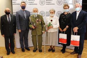 Wręczenie Krzyża Wolności i Solidarności Panu Henrykowi Obiedzińskiemu – Łódź, 9 listopada 2021 r.