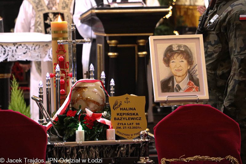 Pogrzeb ppłk. Haliny Kępińskiej-Bazylewicz - Kory,12.01.2022-5