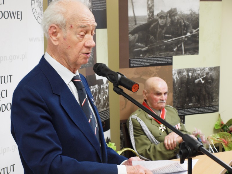 Prelekcja mjr. Mirosława Kopy, wiceprezesa ZO Łódź ŚZŻAK, współorganizatora uroczystości, żołnierza gen. „Maja”